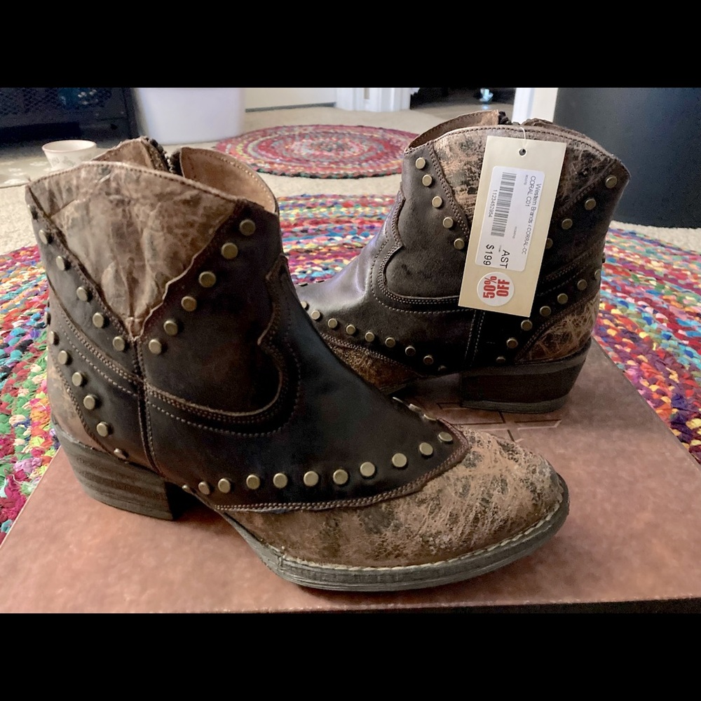 Circle G ankle boots in a size 7. All leather brand new never worn.